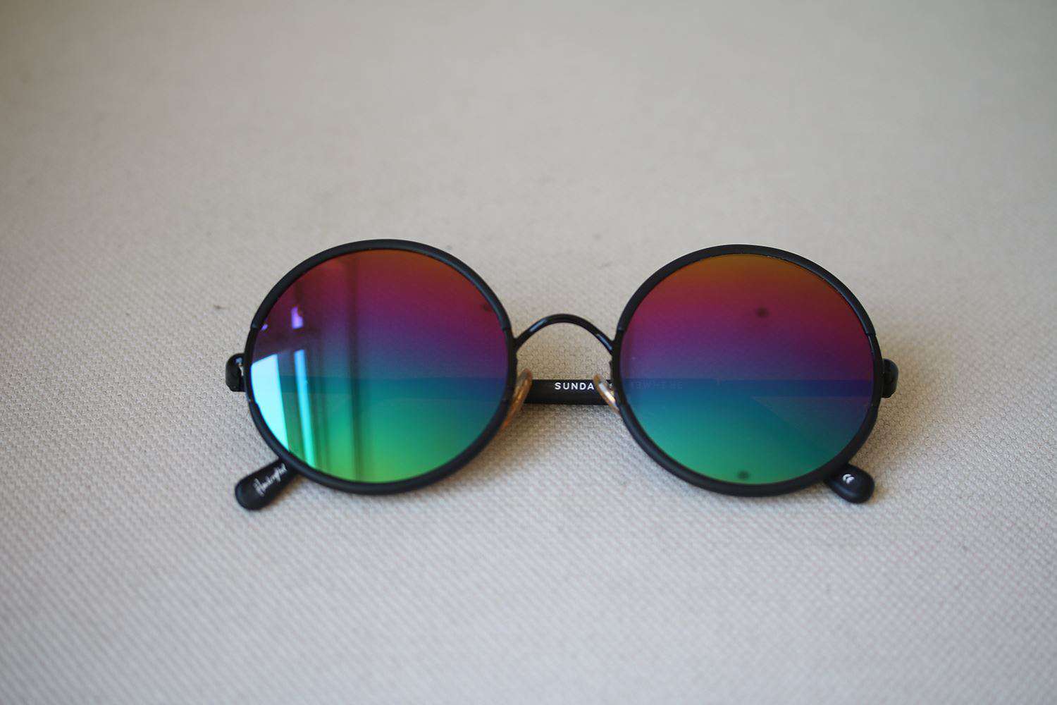 SUNDAY SOMEWHERE YETTI ROUND RAINBOW SUNGLASSES - Image 2