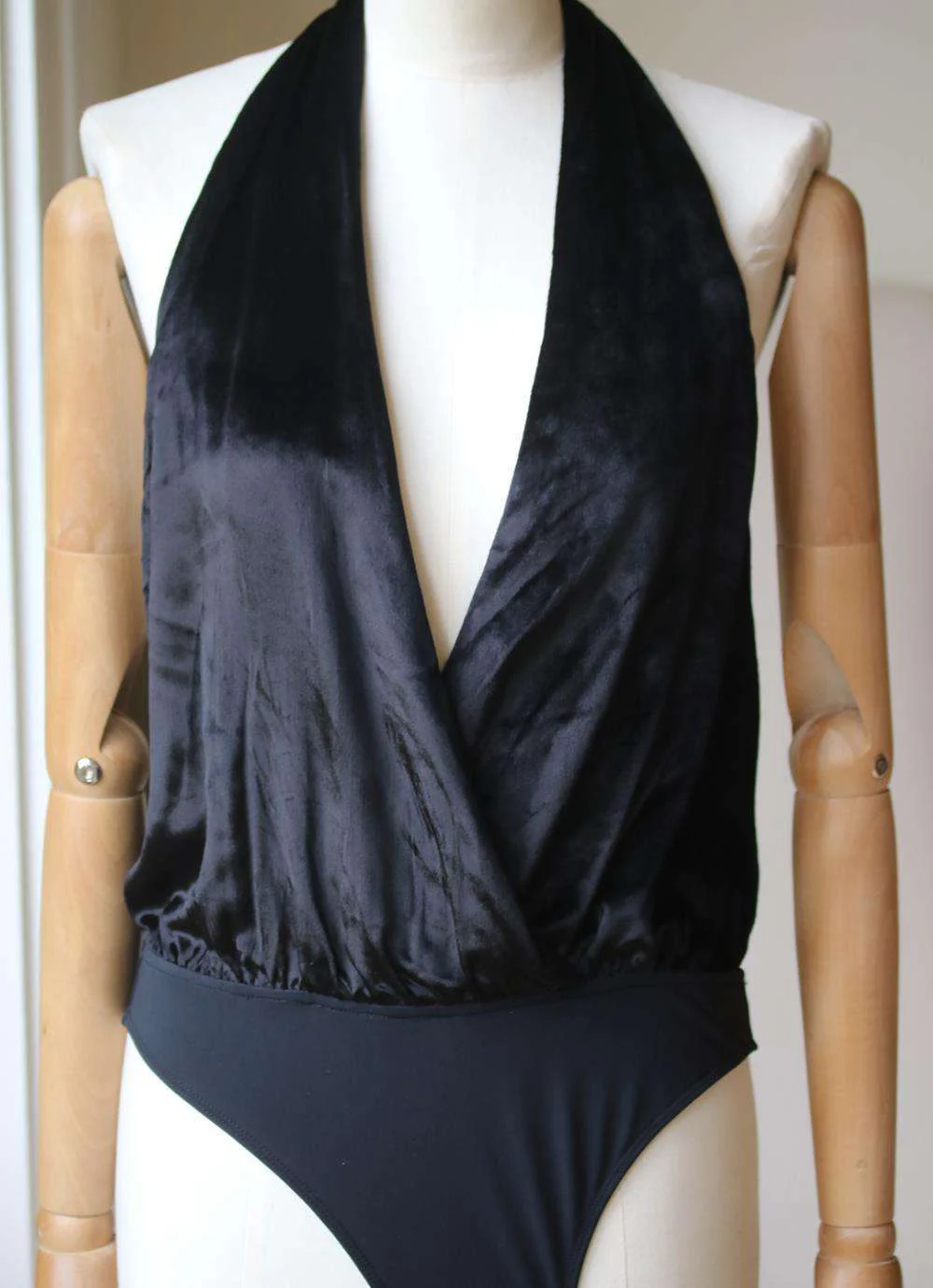 THE JETSET DIARIES SASKIA VELVET BODYSUIT MEDIUM - Image 4