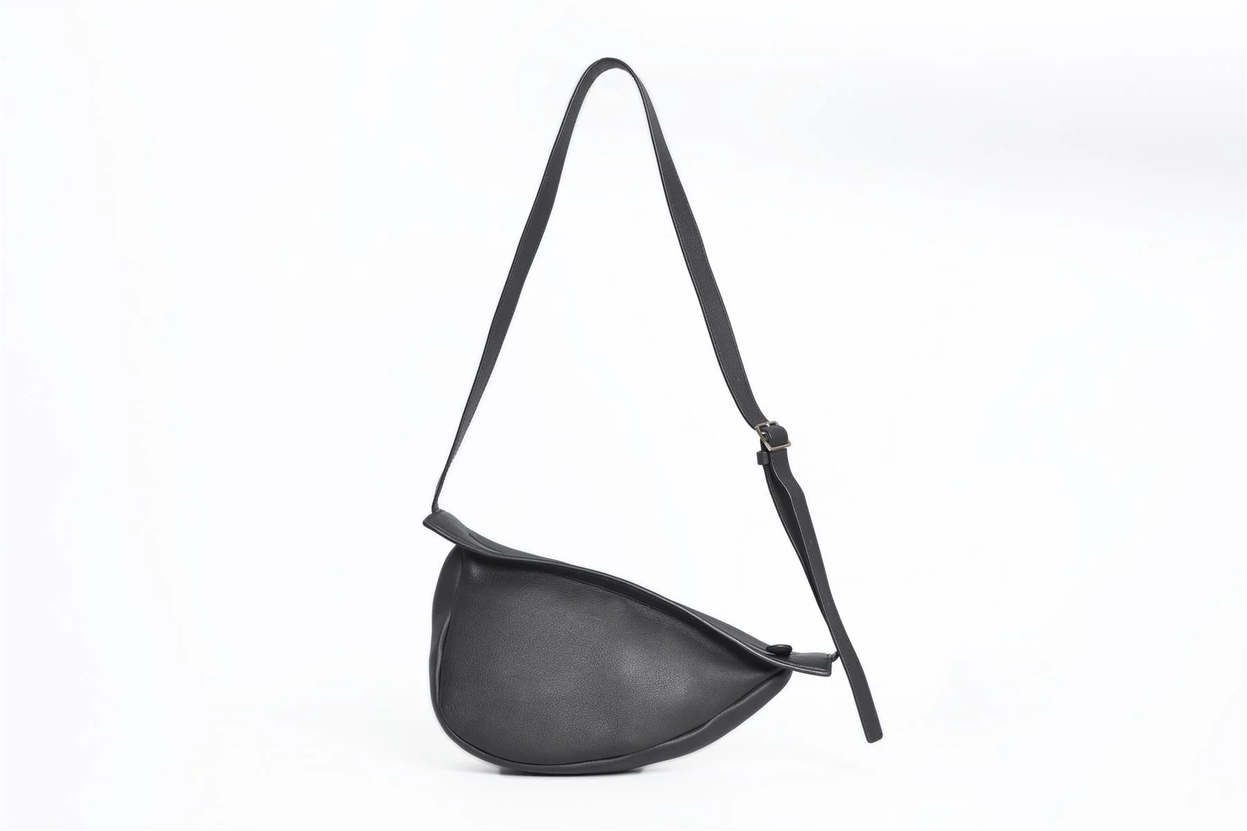 THE ROW BLACK SLOUCHY BANANA SMALL LEATHER SHOULDER BAG - Image 3