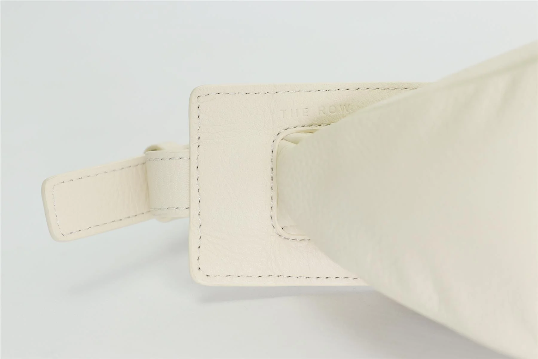 THE ROW WHITE SLOUCHY BANANA SMALL LEATHER SHOULDER BAG - Image 10