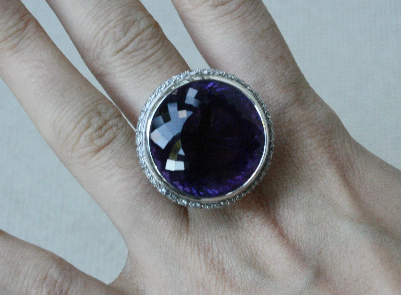THEO FENNELL AMETHYST AND DIAMOND WHITE GOLD RING - Image 7