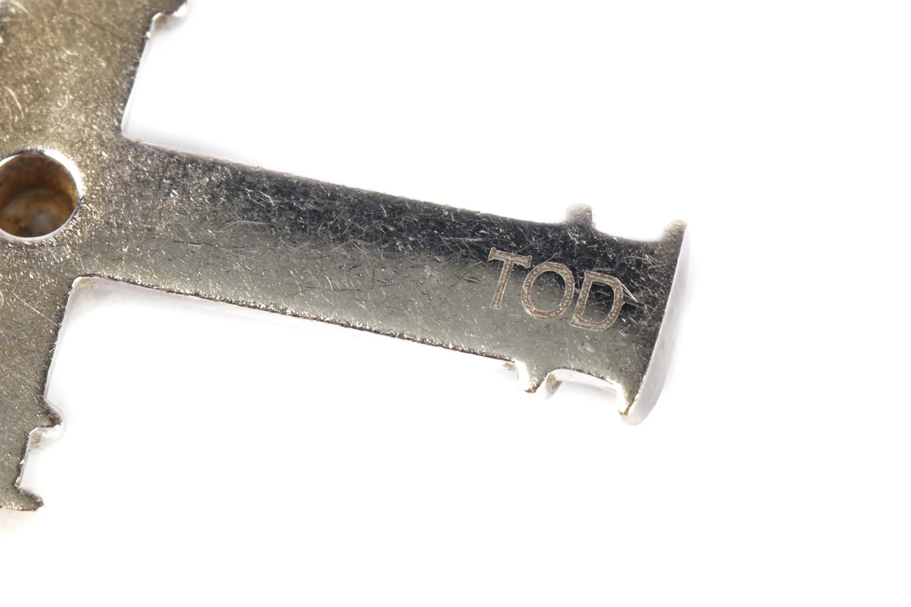 THEO FENNELL CROSS 18K WHITE GOLD AND DIAMOND PENDANT - Image 6