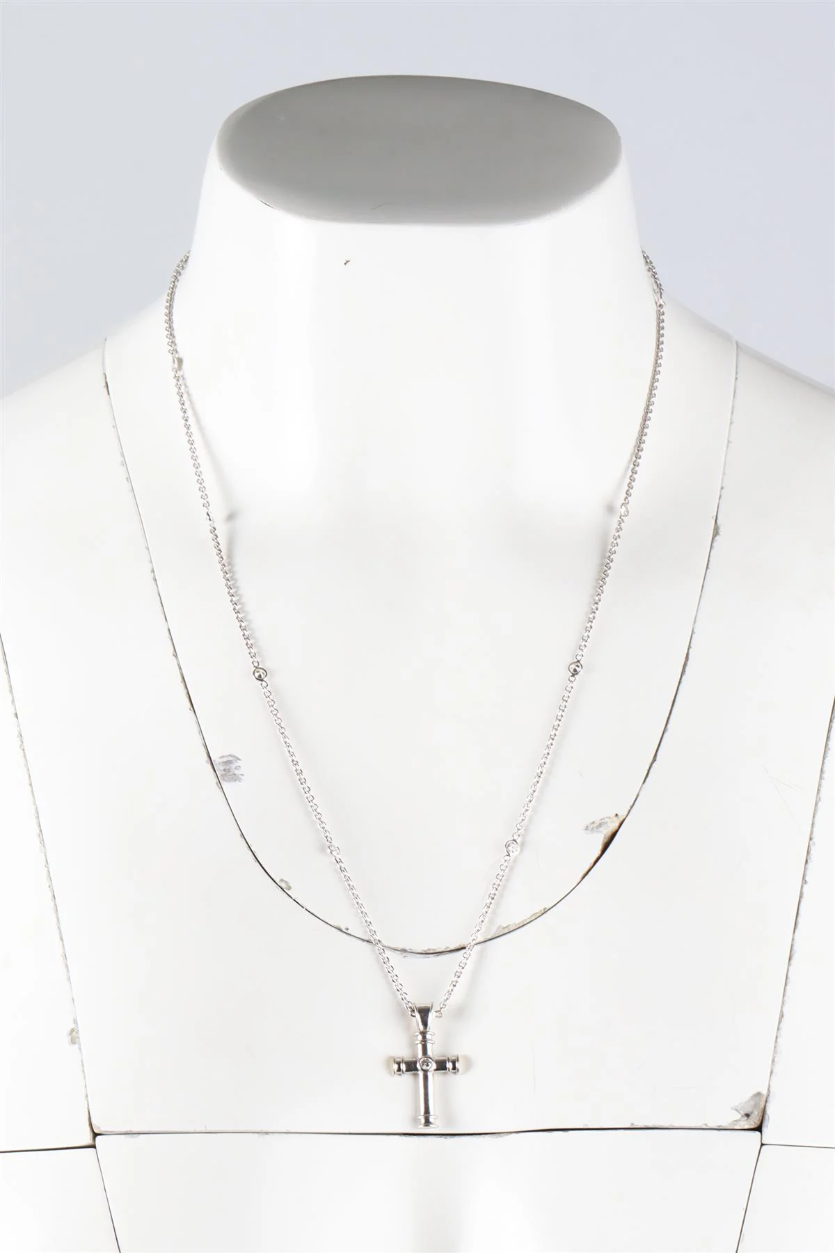 THEO FENNELL CROSS 18K WHITE GOLD AND DIAMOND PENDANT - Image 8