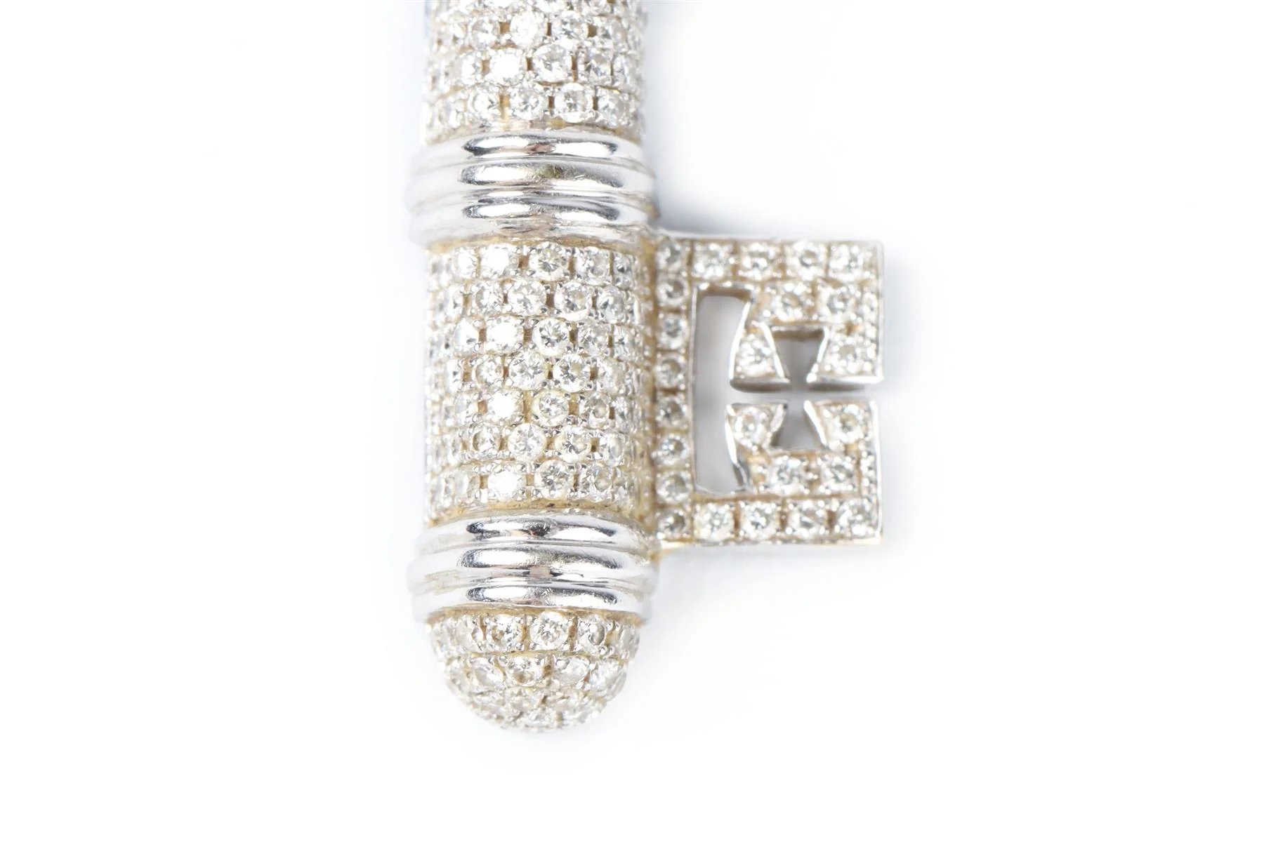 THEO FENNELL KEY 18K WHITE GOLD AND DIAMOND PENDANT - Image 4