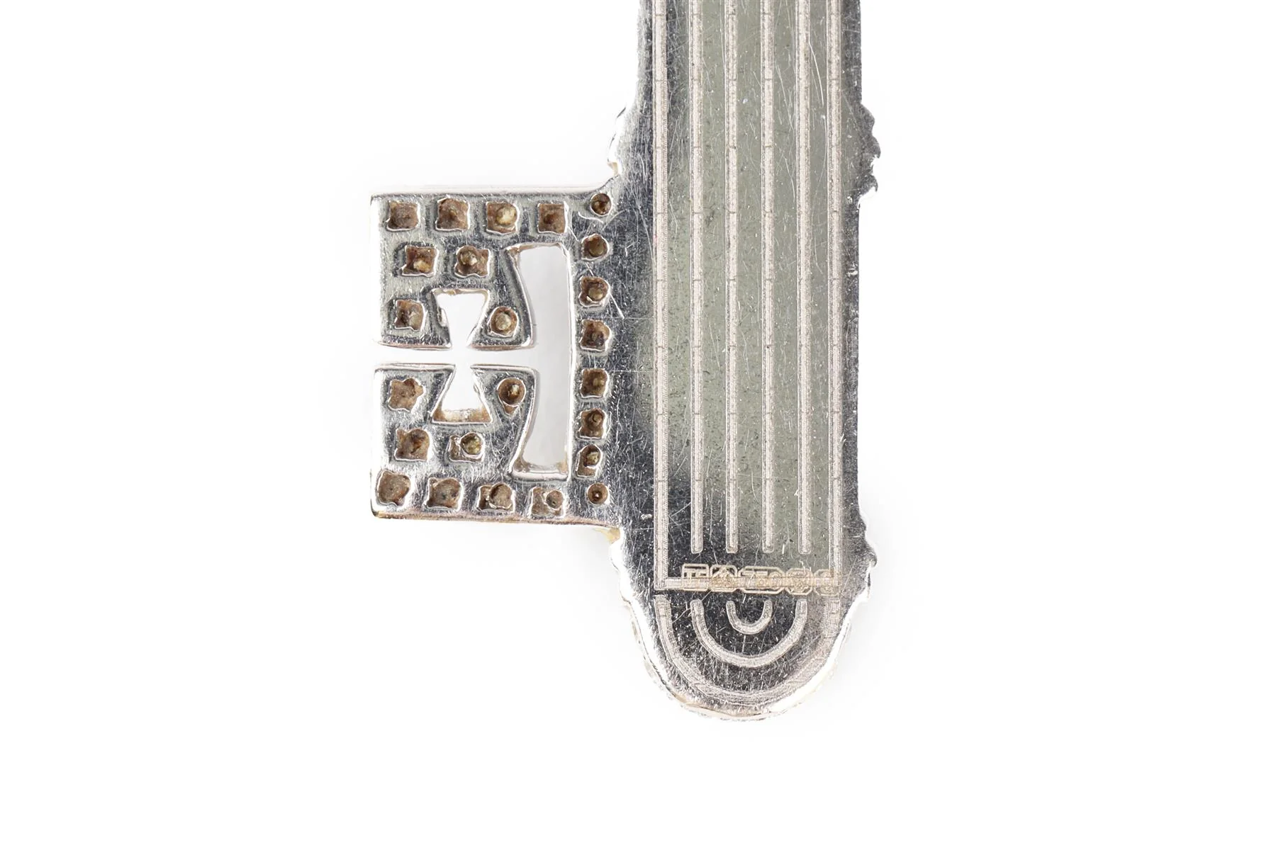 THEO FENNELL KEY 18K WHITE GOLD AND DIAMOND PENDANT - Image 8
