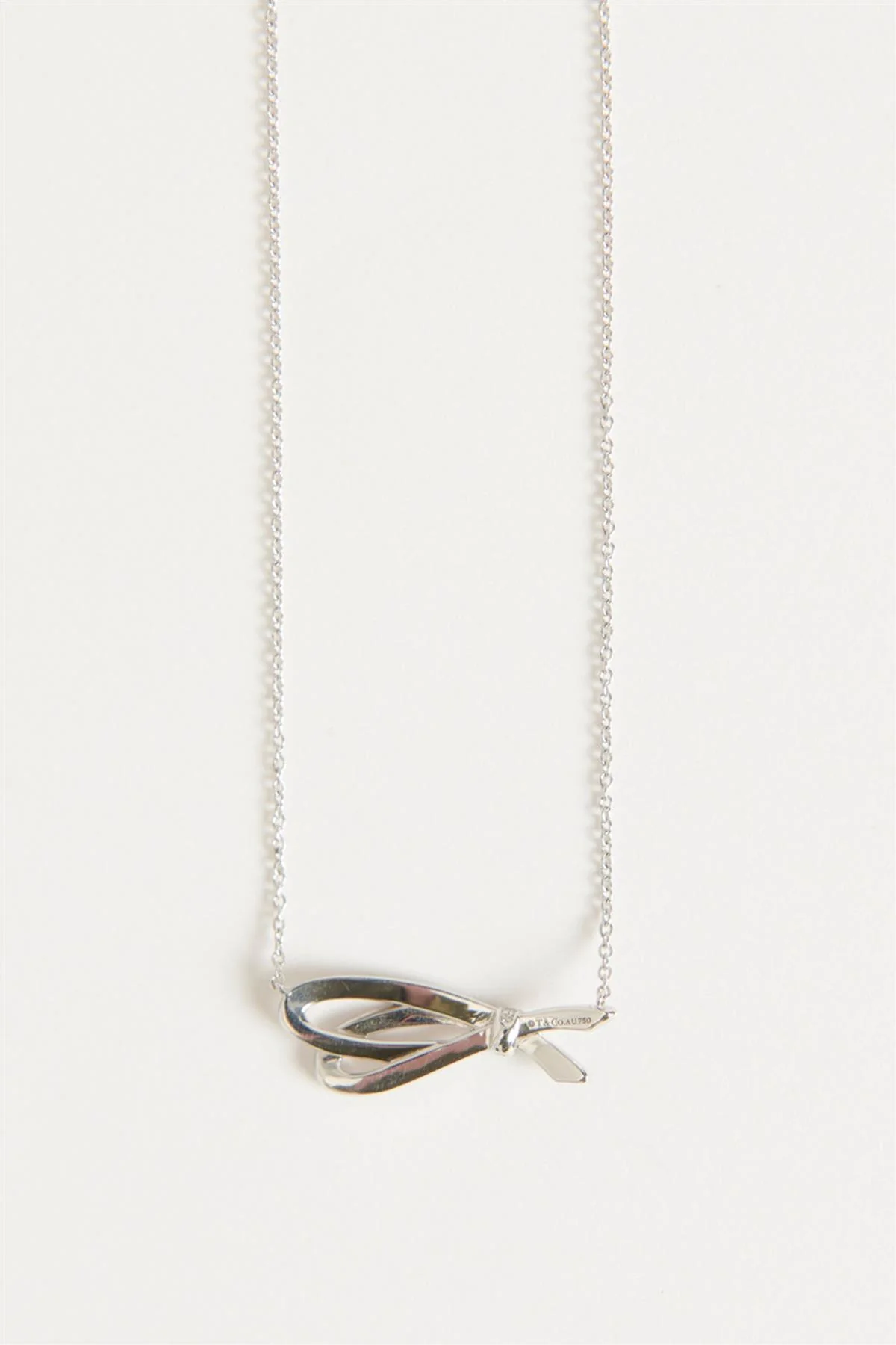TIFFANY & CO. BOW 18K WHITE GOLD AND DIAMOND NECKLACE - Image 5