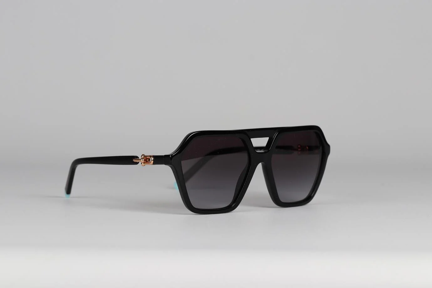 TIFFANY & CO HARDWEAR ACETATE SUNGLASSES - Image 2