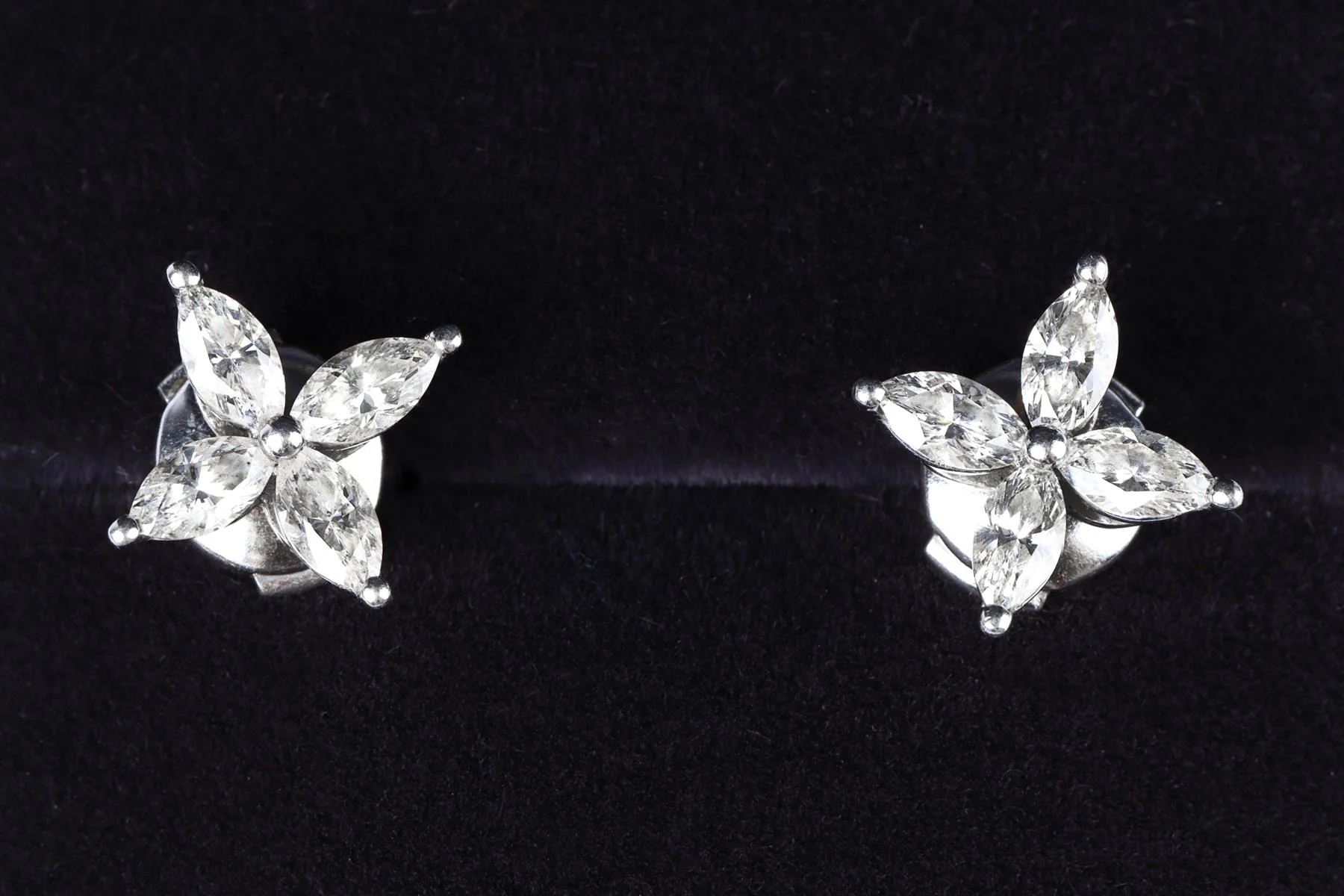 TIFFANY & CO. VICTORIA MEDIUM 0.92 CT DIAMOND AND PLATINUM EARRINGS - Image 8