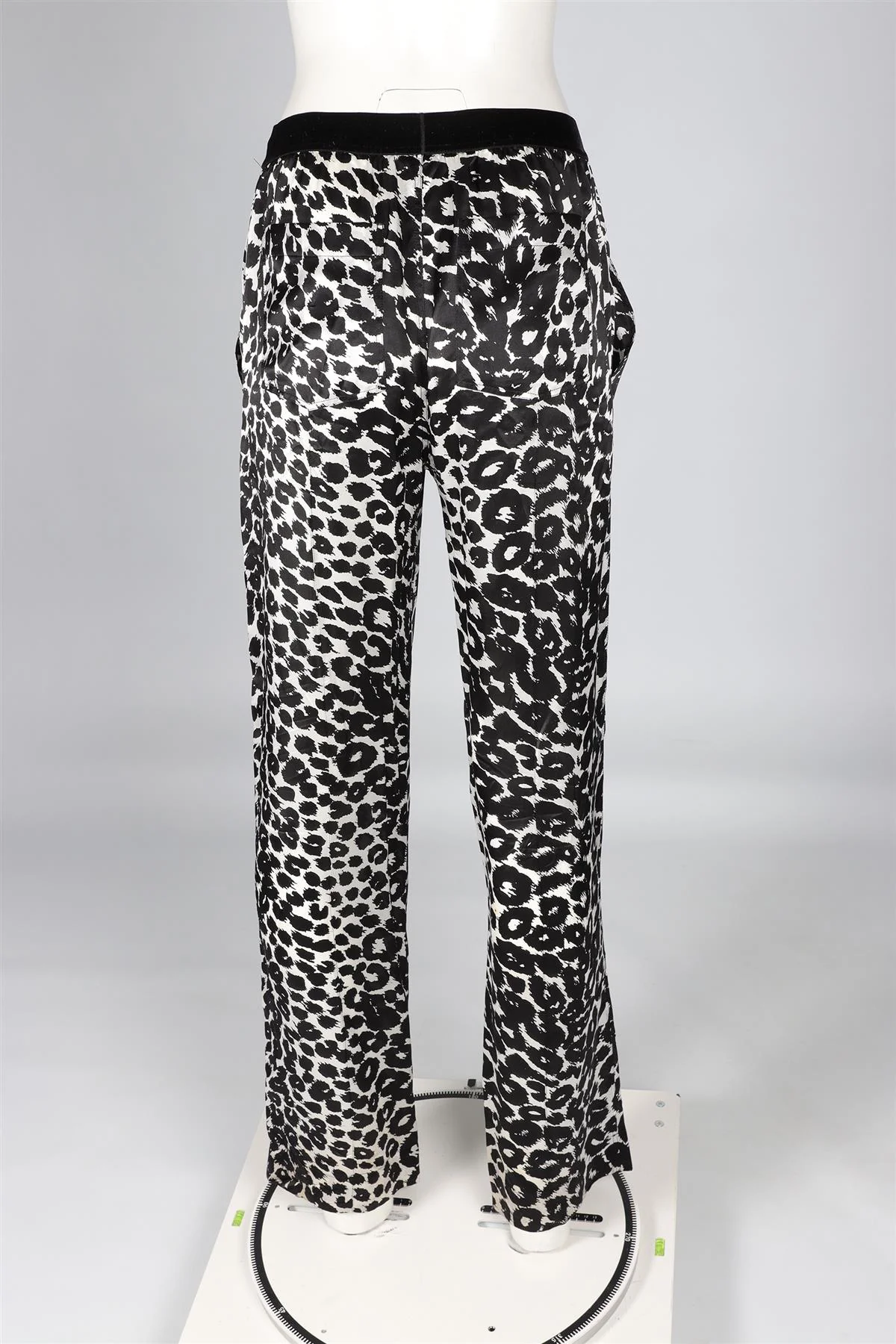 TOM FORD BLACK SILK STRAIGHT LEG PANTS SMALL - Image 4