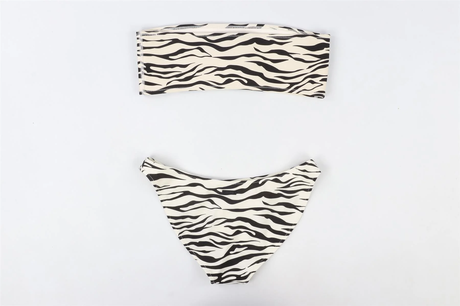 TRIANGLE WHITE BIKINI MEDIUM-LARGE - Image 4