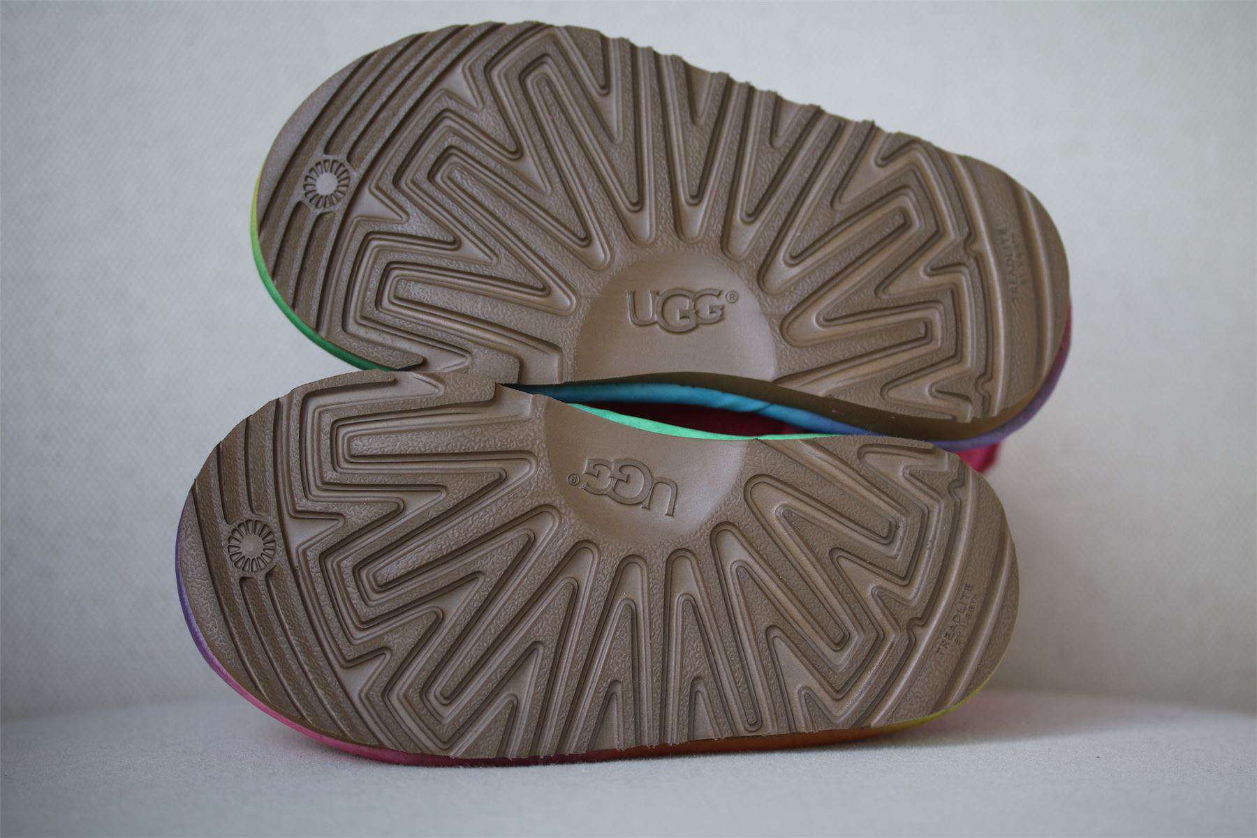 UGG GIRLS CLASSIC SHORT II PINK RAINBOW TRIMMED BOOTS EU 26 UK 8 - Image 4