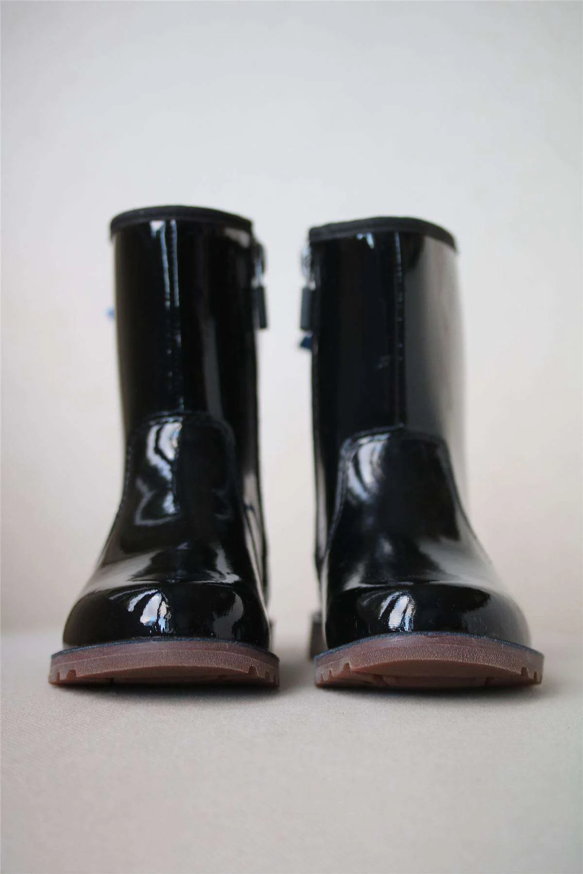 UGG INFANT CORENE BLACK PATENT BOOTS EU 23.5 UK 6 - Image 3