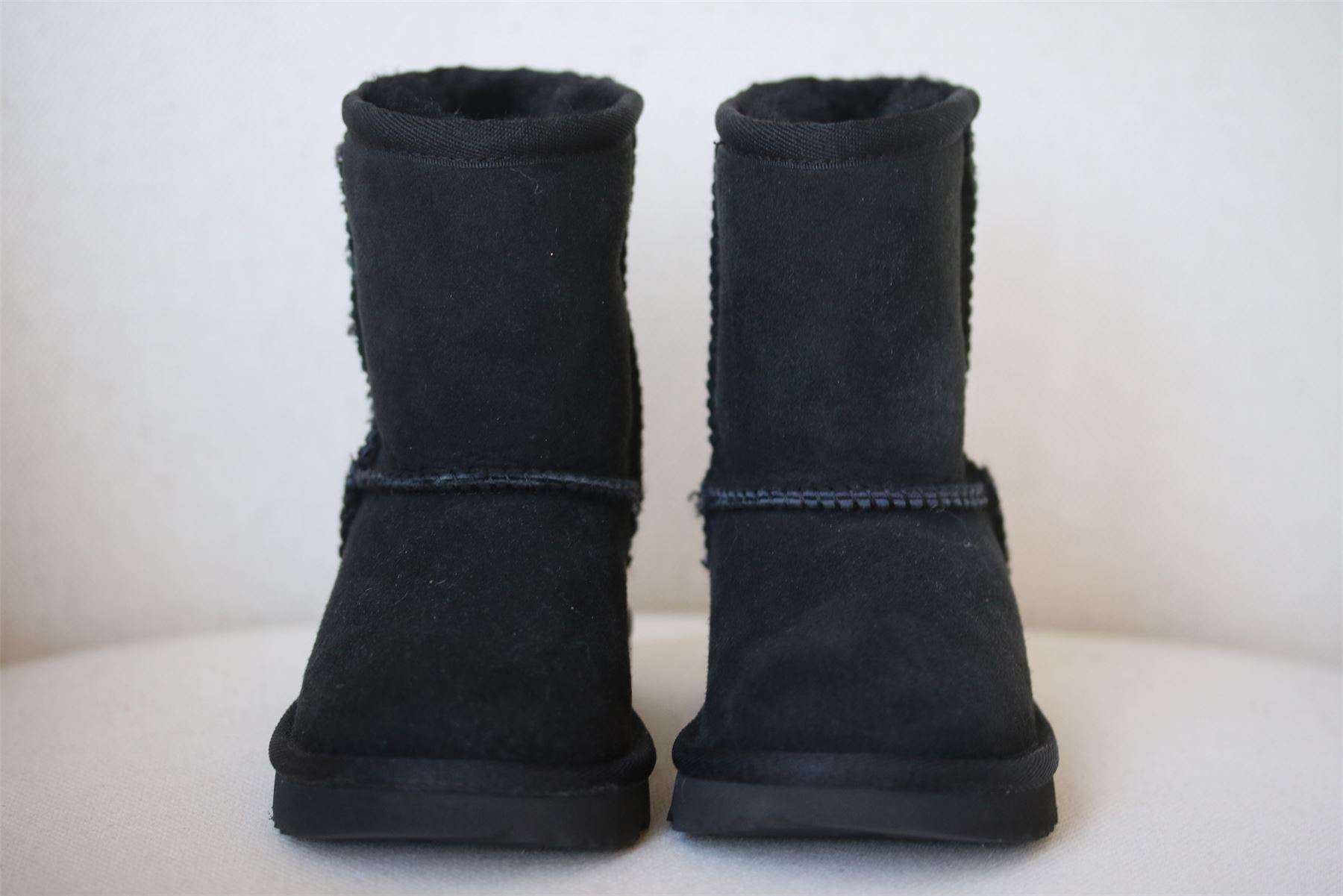 UGG KIDS CLASSIC II SHORT BLACK BOOTS EU 23.5 UK 6 - Image 2