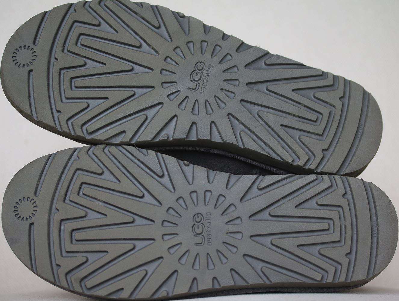 UGG MINI BAILEY BUTTON BOOTS EU 38 UK 5.5 US 7 - Image 9