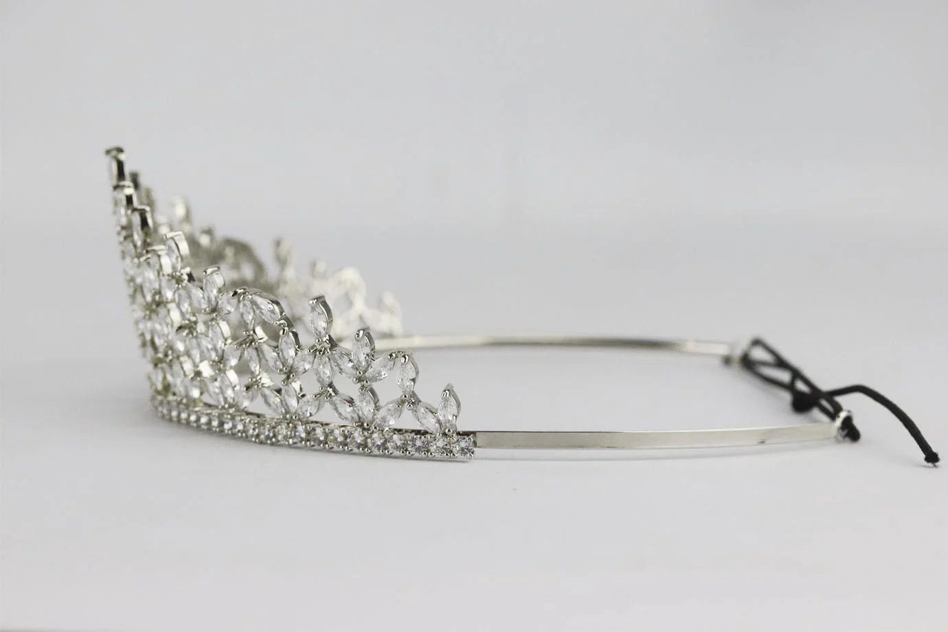UNKNOWN BRAND SILVER TONE CRYSTAL BRIDAL CROWN - Image 4