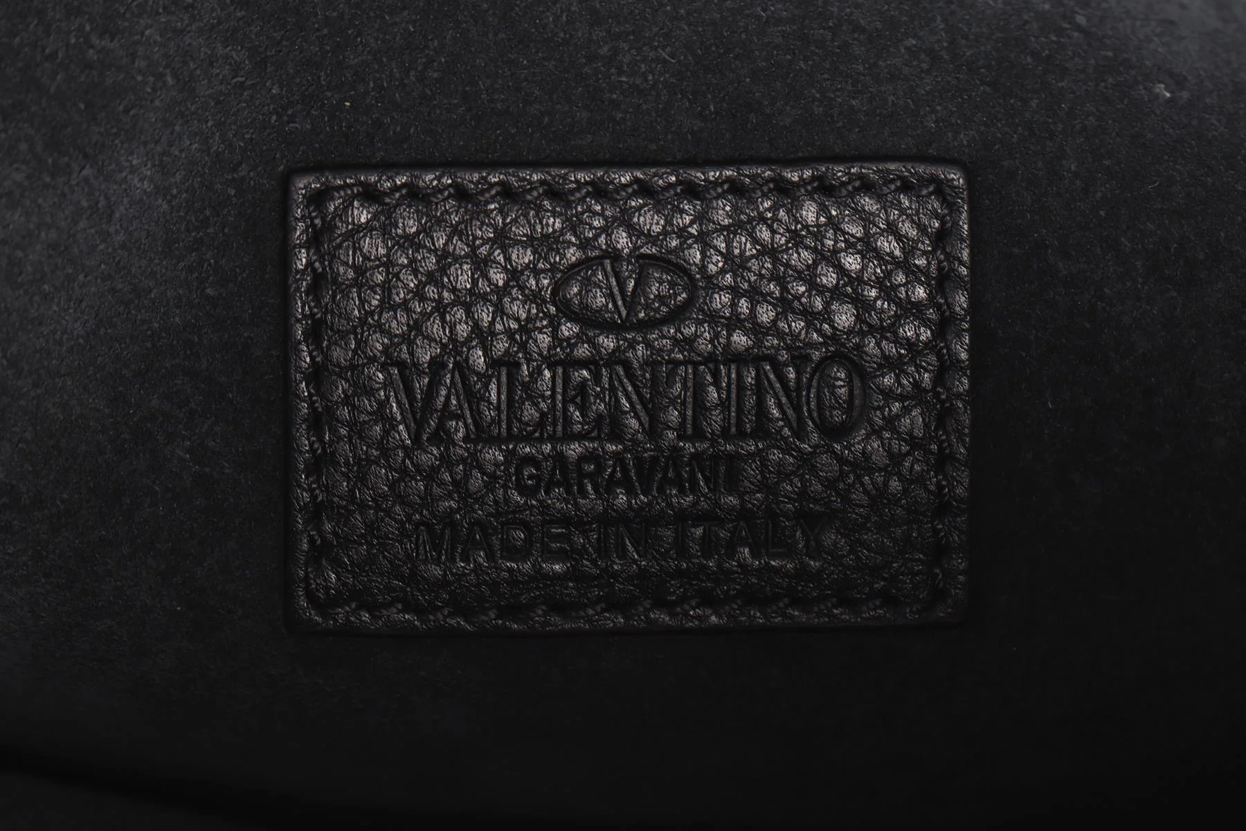 VALENTINO GARAVANI BLACK LEATHER CLUTCH - Image 11