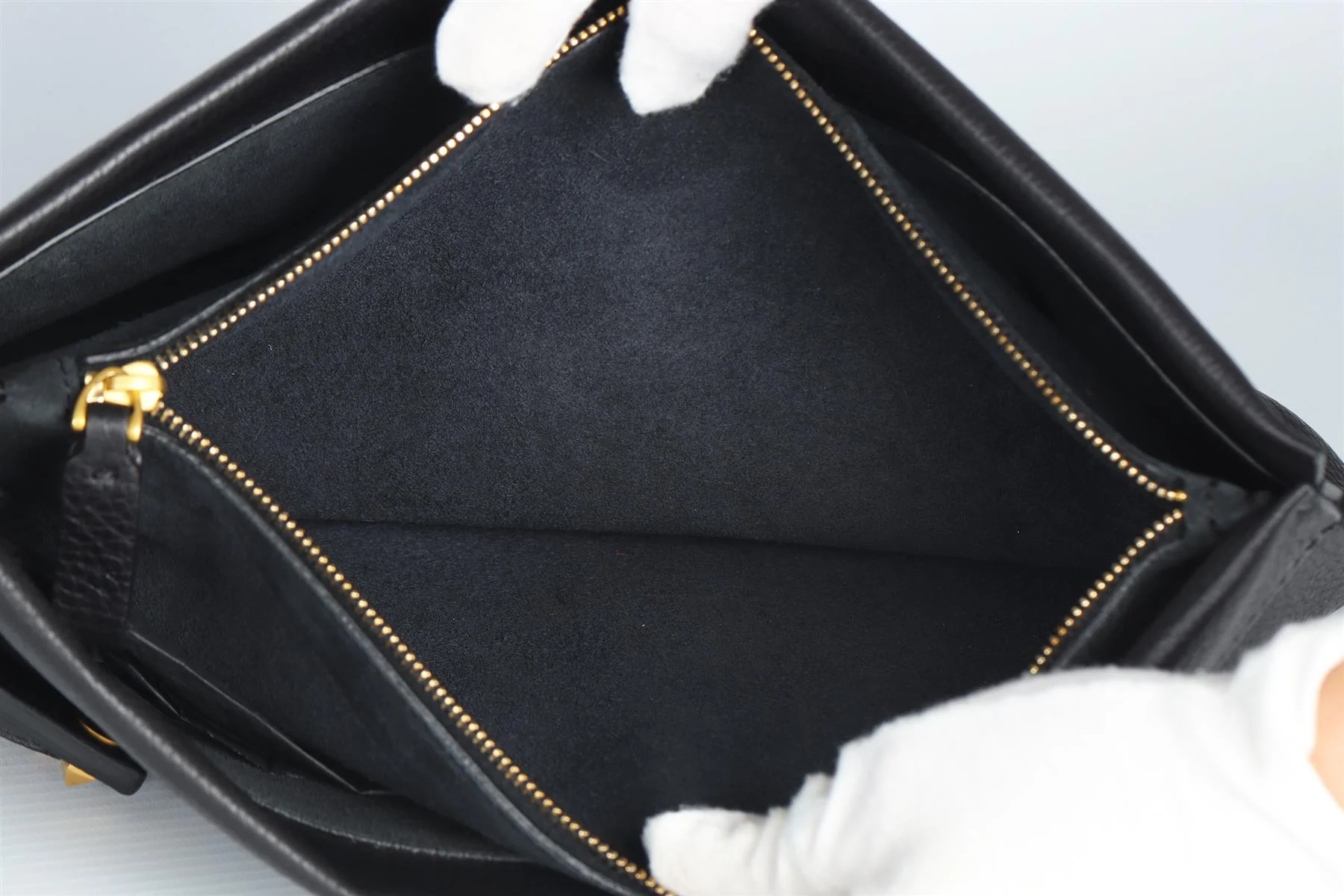 VALENTINO GARAVANI BLACK LEATHER CLUTCH - Image 12