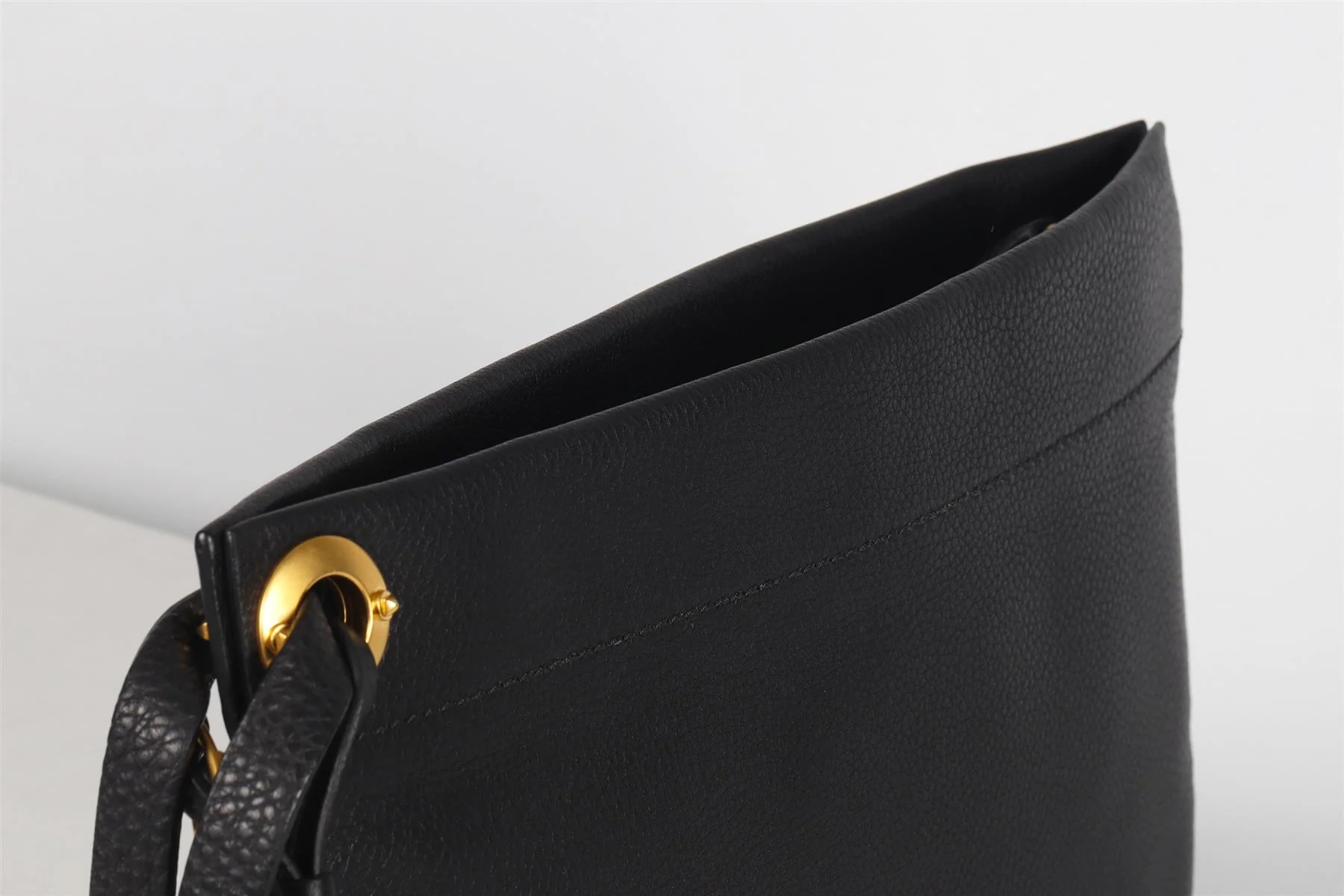 VALENTINO GARAVANI BLACK LEATHER CLUTCH - Image 9