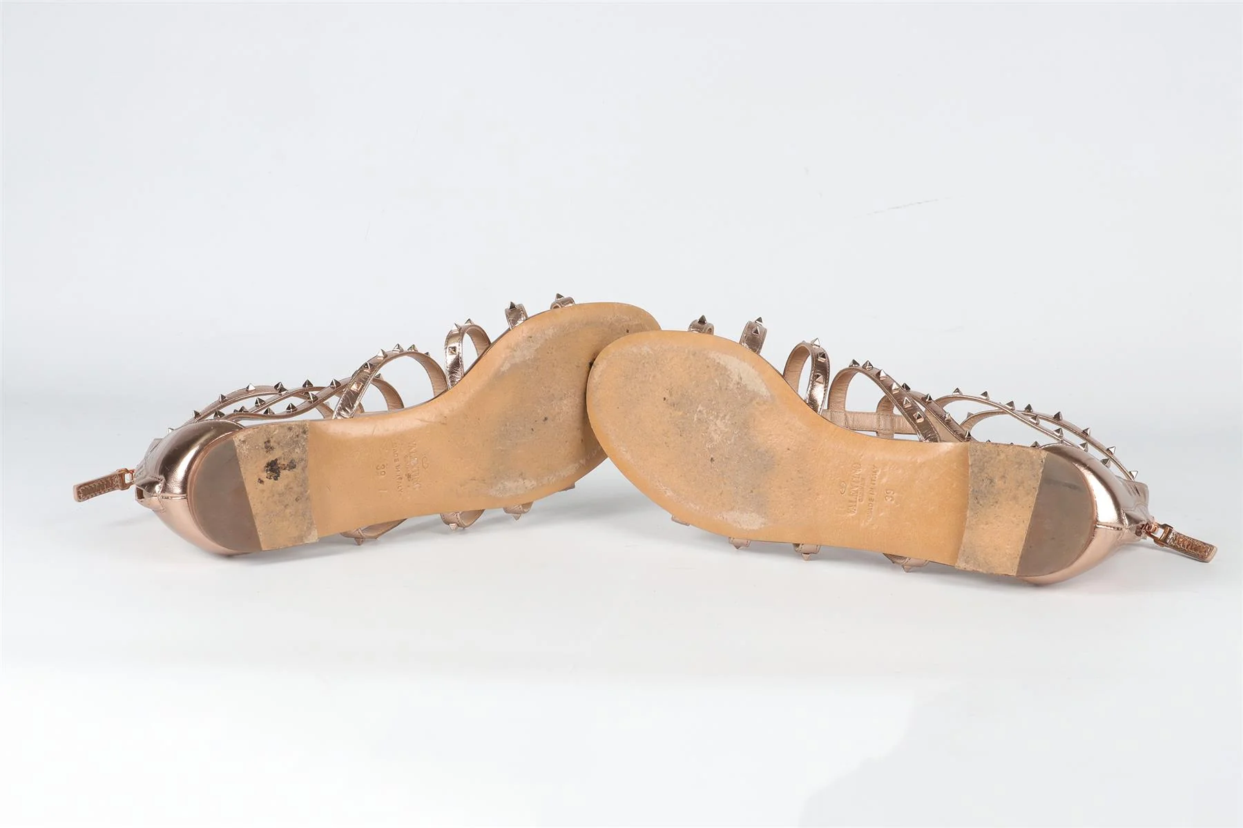 VALENTINO GARAVANI GOLD ROCKSTUD LEATHER SANDALS EU 39 UK 6 US 9 - Image 6