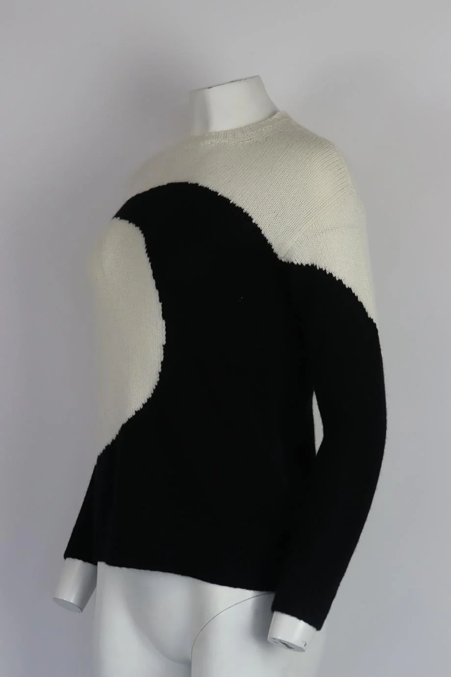 VALENTINO TWO TONE CASHMERE SWEATER SMALL - Image 3