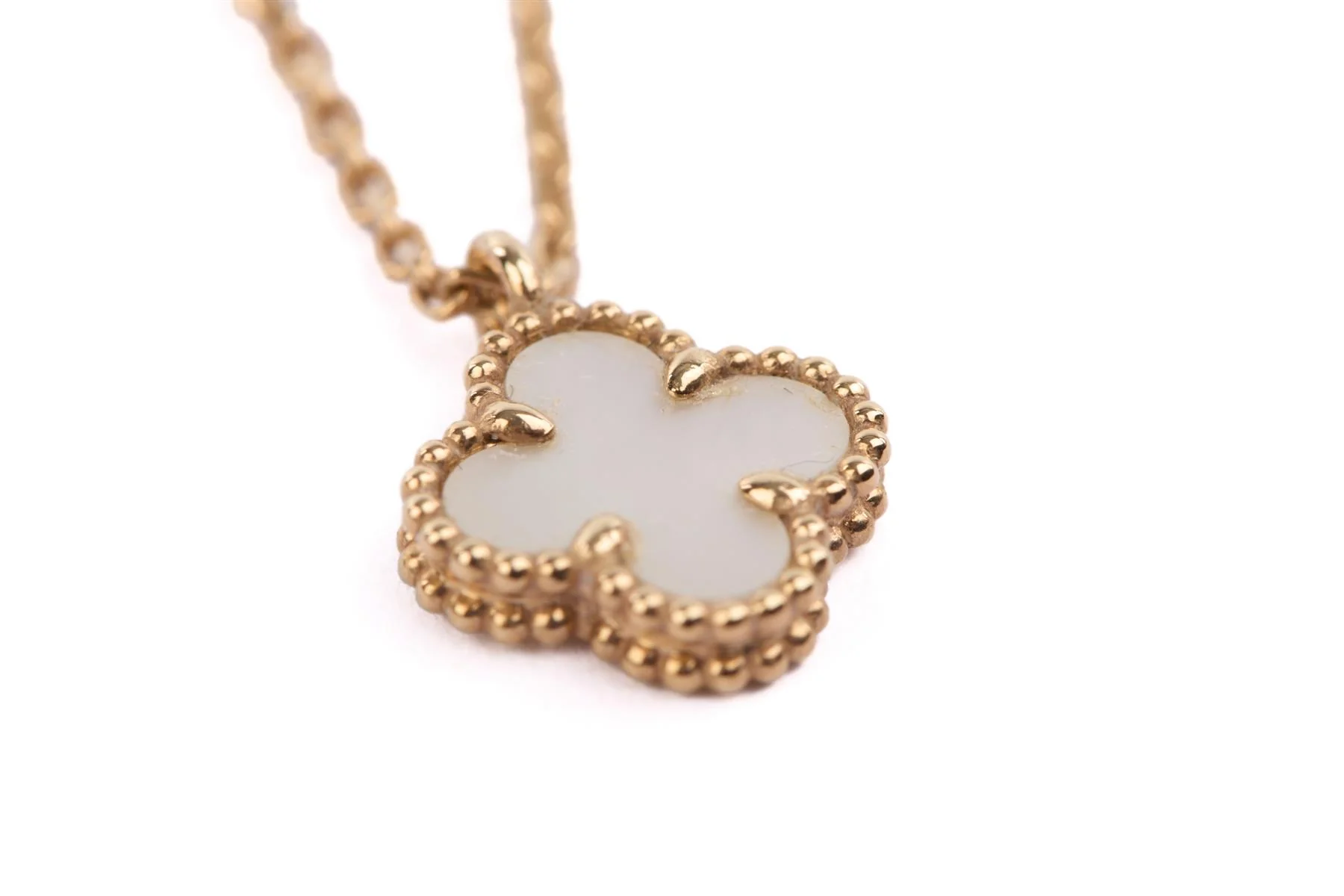 VAN CLEEF & ARPELS SWEET ALHAMBRA 18K YELLOW GOLD AND MOTHER OF PEARL NECKLACE - Image 3