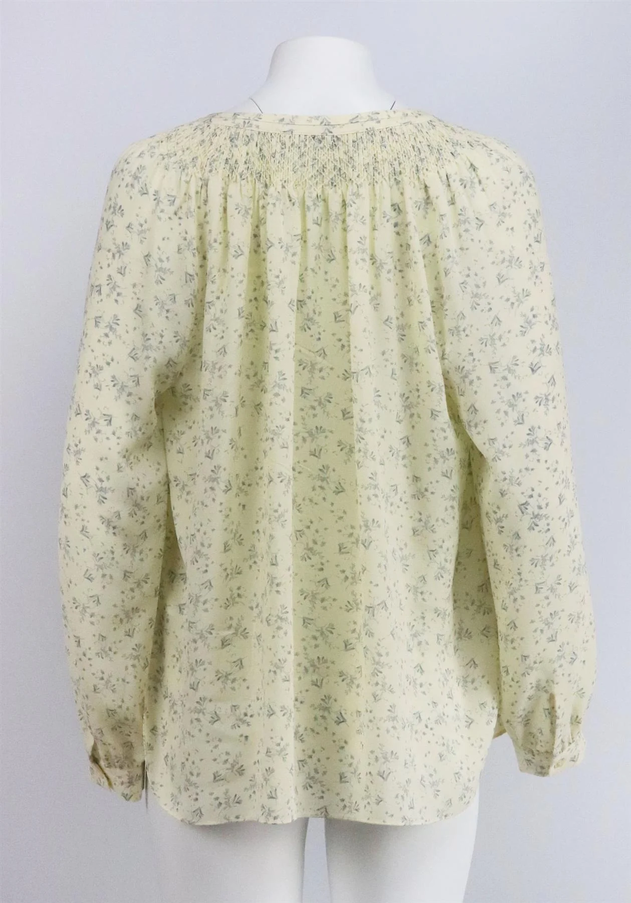 VINCE SMOCKED FLORAL PRINT SILK TOP MEDIUM - Image 4