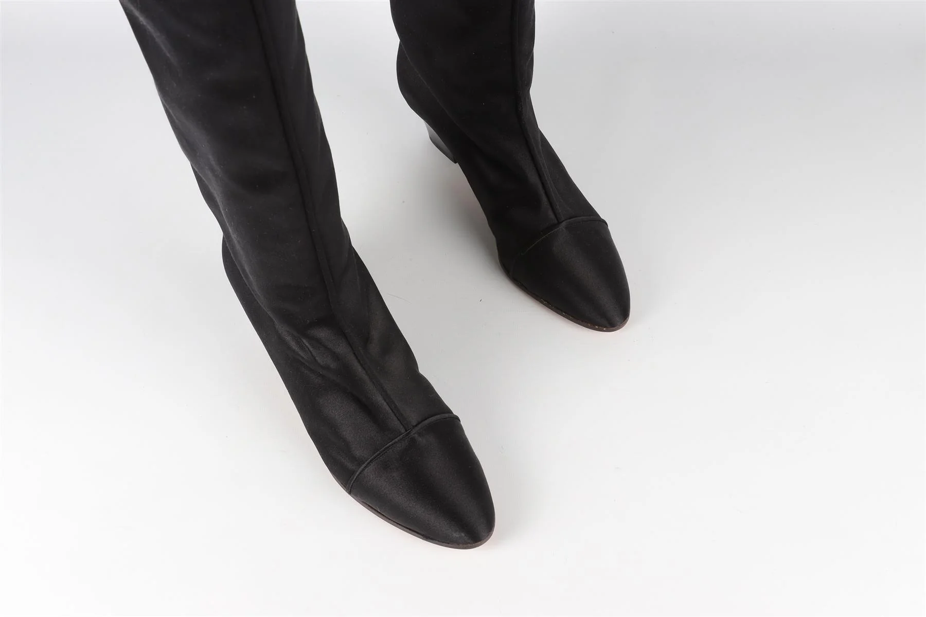 YVES SAINT LAURENT BLACK VINTAGE SATIN KNEE HIGH BOOTS US 8 UK 5 EU 38 - Image 4